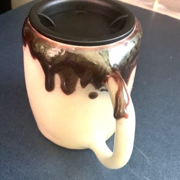 North Pole Hot Chocolate Ceramic Mug With Lid - Picture 5 of 9